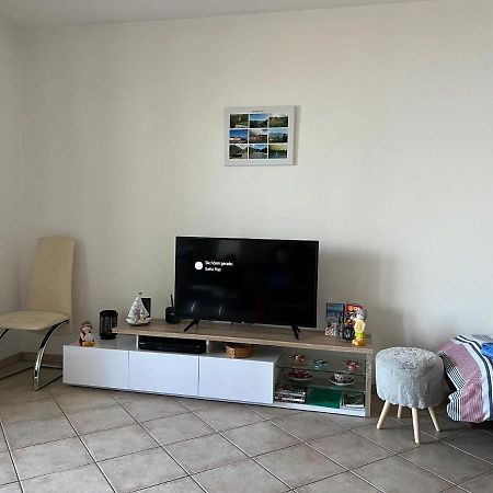 1 Zimmer Apartment Mit Seesicht Und Pool Gambarogno Eksteriør bilde